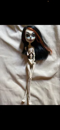 Skelita scaris monster high básica sucata 