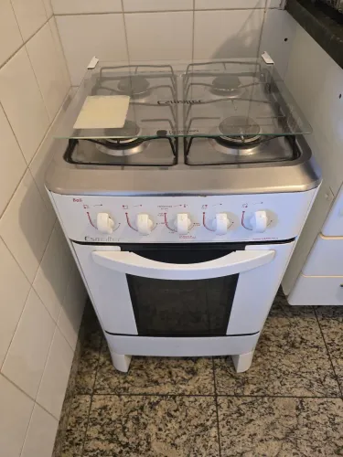 Fogão 4 bocas branco.