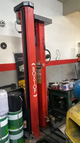 Vende-se dois elevadores automotivos