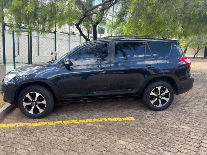 Toyota RAV4 2.4 4X2 16V 170cv Aut. 2011