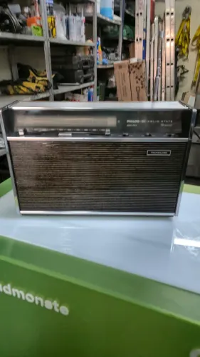 Rádio a pilha Philco Ford