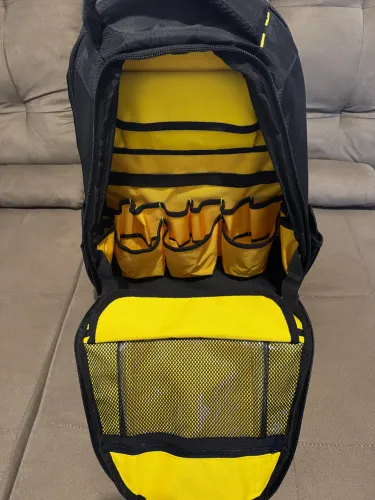 Vende-se Mochila Vonder Com Base Reforçada 24 Bolsos para Ferramentas