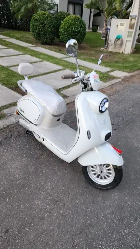 Scooter Elétrica estilo europeu modelo Vespa 1000w (Não precisa de CNH)