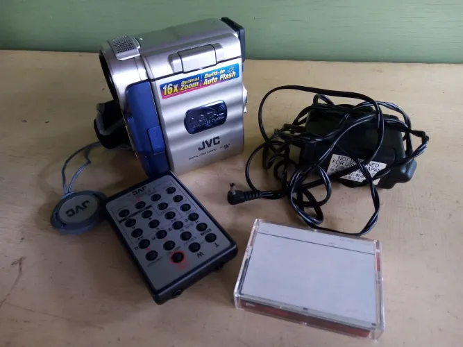 Filmadora JVC