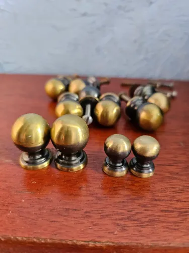 Puxadores de bronze