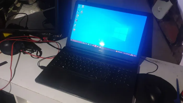 Notebook Dell 15 5566 intel i7(geração) 8gb de ram 300 de hd
