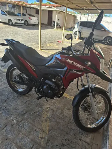 Vende-se uma moto xer 190 valor 20.000
