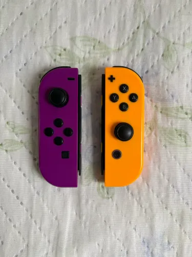 Par Joycons PARALELOS Nintendo Switch (só funcionam acoplados) Controles Joy-cons (leia)
