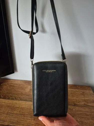 BOLSA TIRACOLO PRETA E PRÁTICA