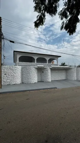 Casa para venda tem 399 metros quadrados com 5 quartos em Jardim Goiás - Goiânia - Goiás