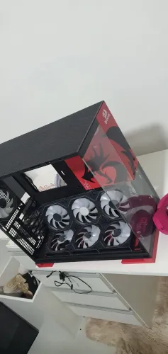 Gabinete redragon model 5 + 8 fans 