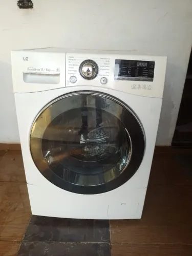 Vende-se lava e seca LG inverter smart 11 kg
