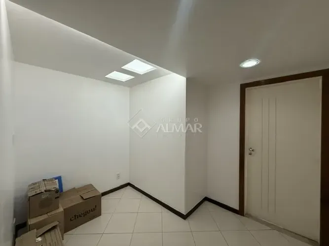 SALA MOBILIADA NO CENTRO