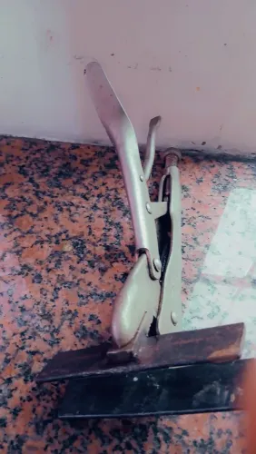 Alicate de Pressão com chapa