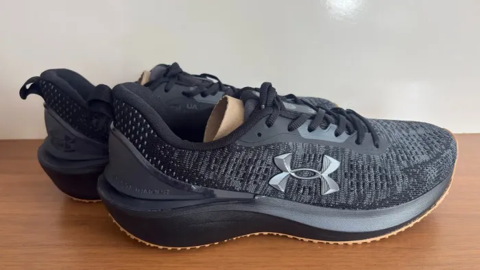 Tênis Under Armour 43