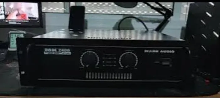 Amplificador Mark Audio 2400 CONSERVADISSIMO