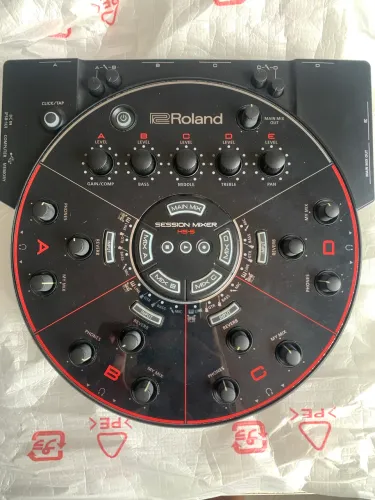 Roland HS-5 p/ ensaios com fones