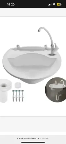Pia com torneira e vaso
