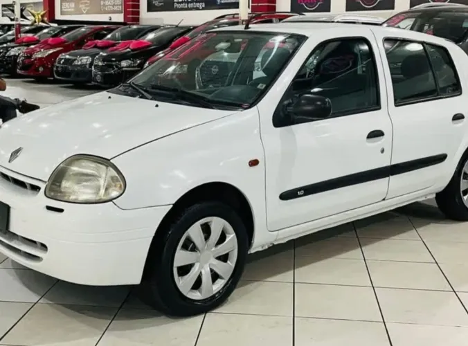 Renault Clio RT/ Privilège 1.6 16V 5P 2001