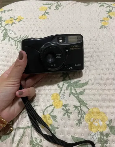 Câmera analógica yashica