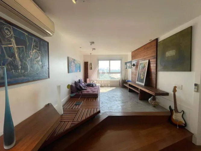Apartamento de cinco quartos no flamengo com duas vagas, um por andar vista pão de açúcar