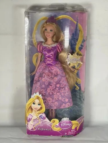 BONECA BARBIE RAPUNZEL MATTEL 2011 NOVA LACRADA.