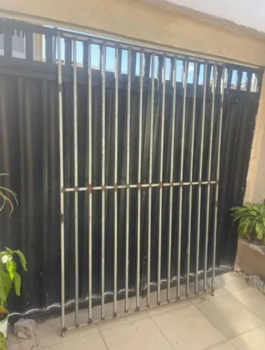 Portão de alumínio