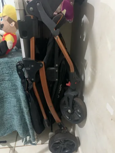 Vende-se carrinho de bebê