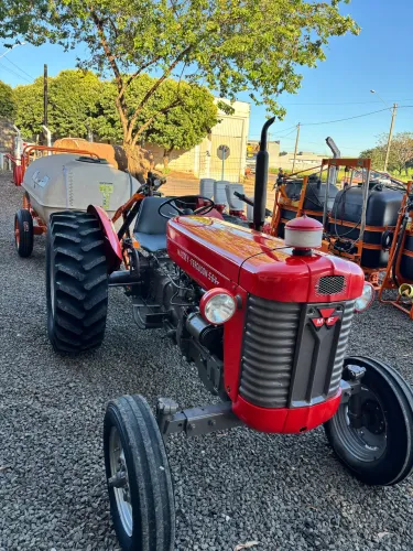 Trator Massey fergussson