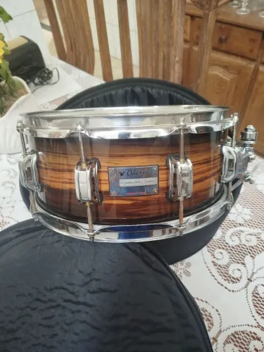 Caixa Odery Eyedentity 14×6 Birch