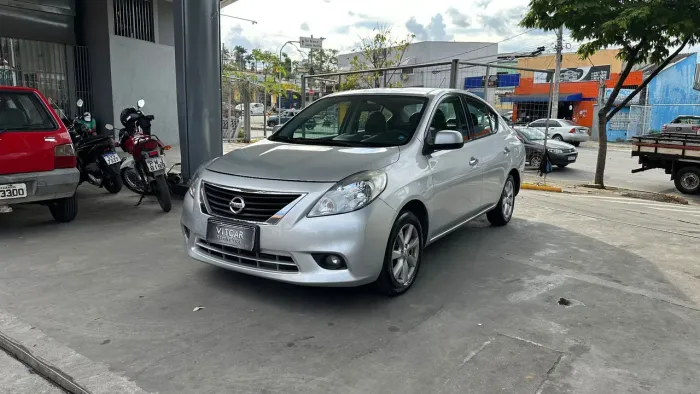 Nissan Versa SL 1.6 16V Flex Fuel 4P Mec. 2014