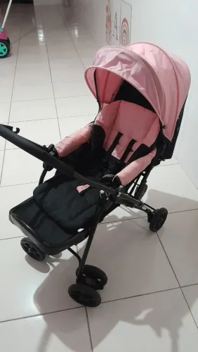 Carrinho de bebê Cosco