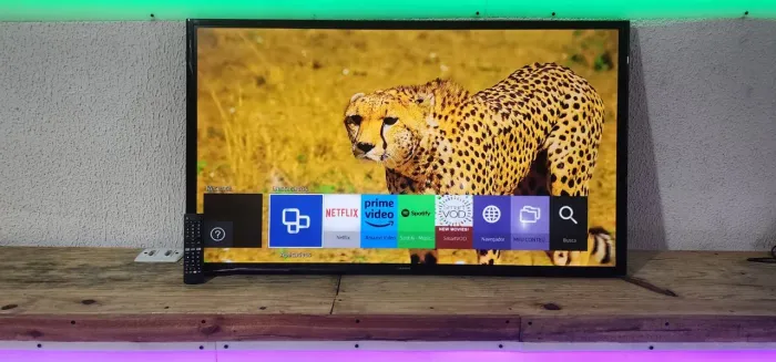 TV 50 polegadas smart com cabo controle todos apss YouTube e Netflix