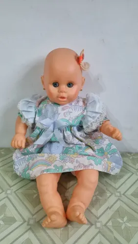 Boneca bebê antiga