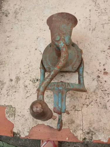 Moedor de café antigo número 2