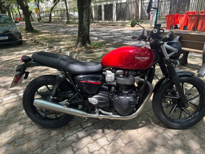 Triumph street twin 2020 vermelha
