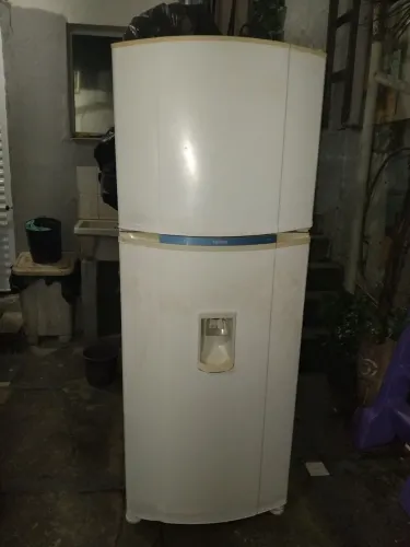 Geladeira Consul 480 branca usada boa