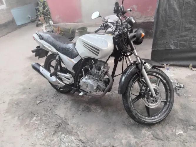 Vende-se dafra speed 150 2009