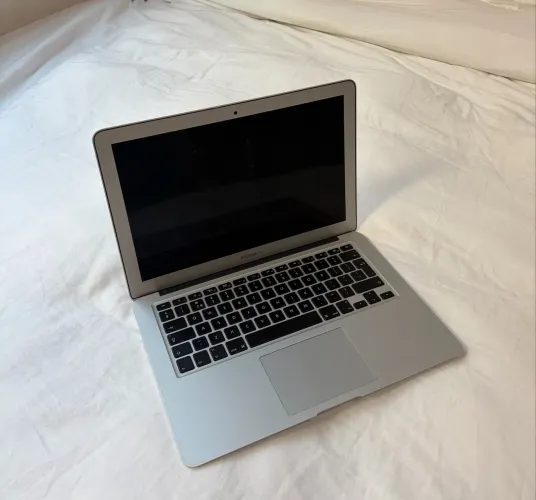 Mac book 2017 i5 8gb RAM