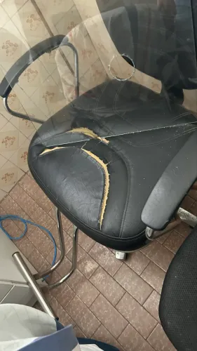 Cadeira para cabeceira ou barbeiro