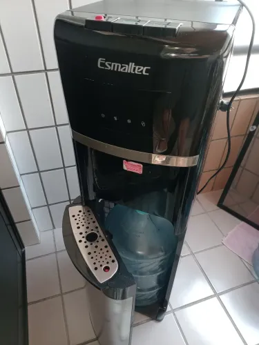 Bebedouro de Água Preto Inox Esmaltec