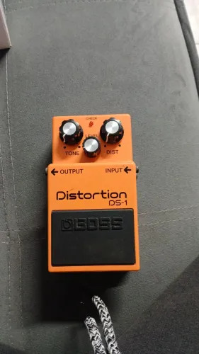 Pedal de Distorção BOSS