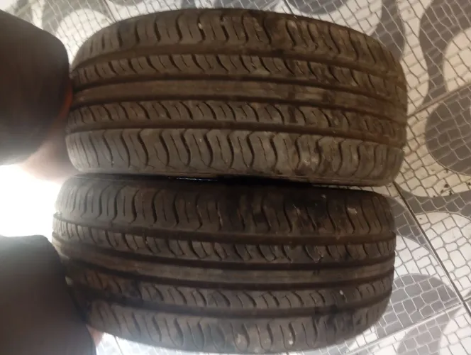 2 PNEIS ARO 15. 195/50 EM BOM ESTADO