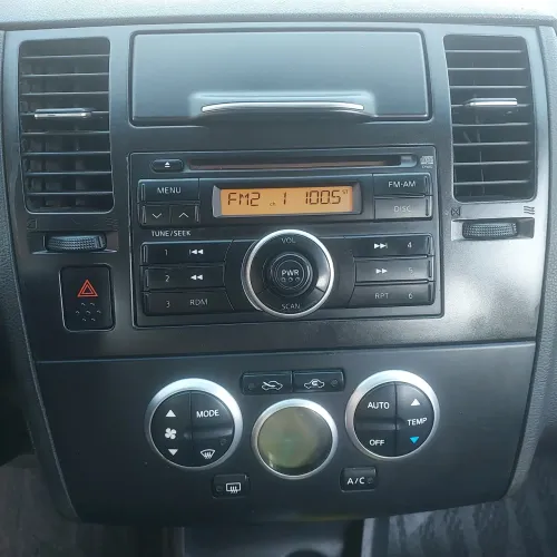 Rádio original Nissan Tiida 