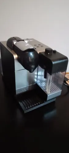 Cafeteira Nespresso Latíssima Plus