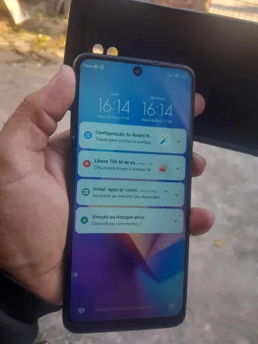 Note 9s top