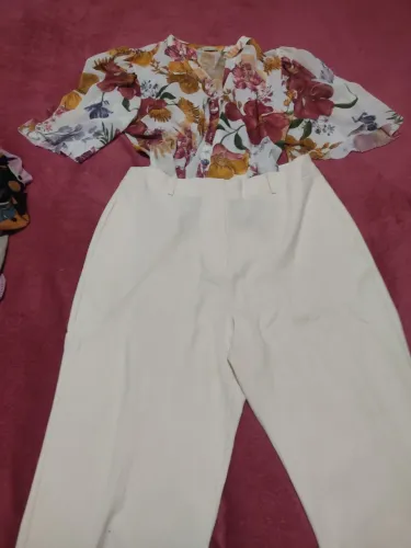 Calça social e blusa feminina
