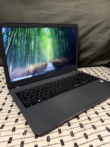 NOTEBOOK SAMSUNG I3 4GB SSD 578GB P/ ESTUDO, TRABALHO, JOGOS