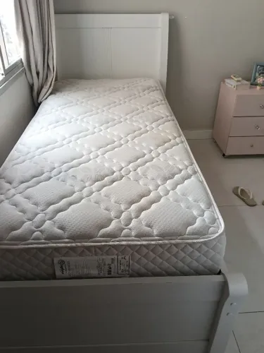 Cama solteiro com auxiliar