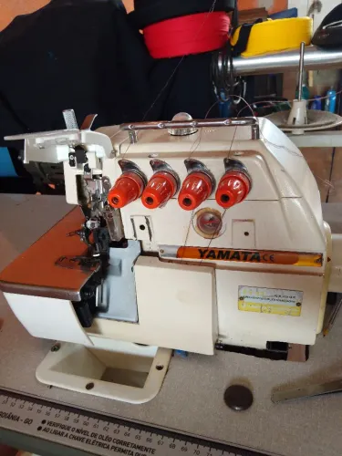 Máquina overloque ponto cadeia 